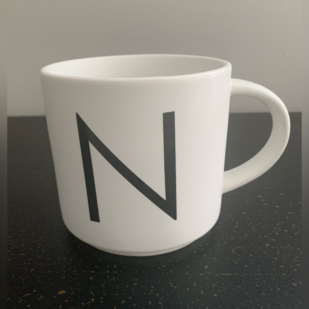Pottery Barn  Mason Stackable Alpha Mug 
White with Back N
NWOT